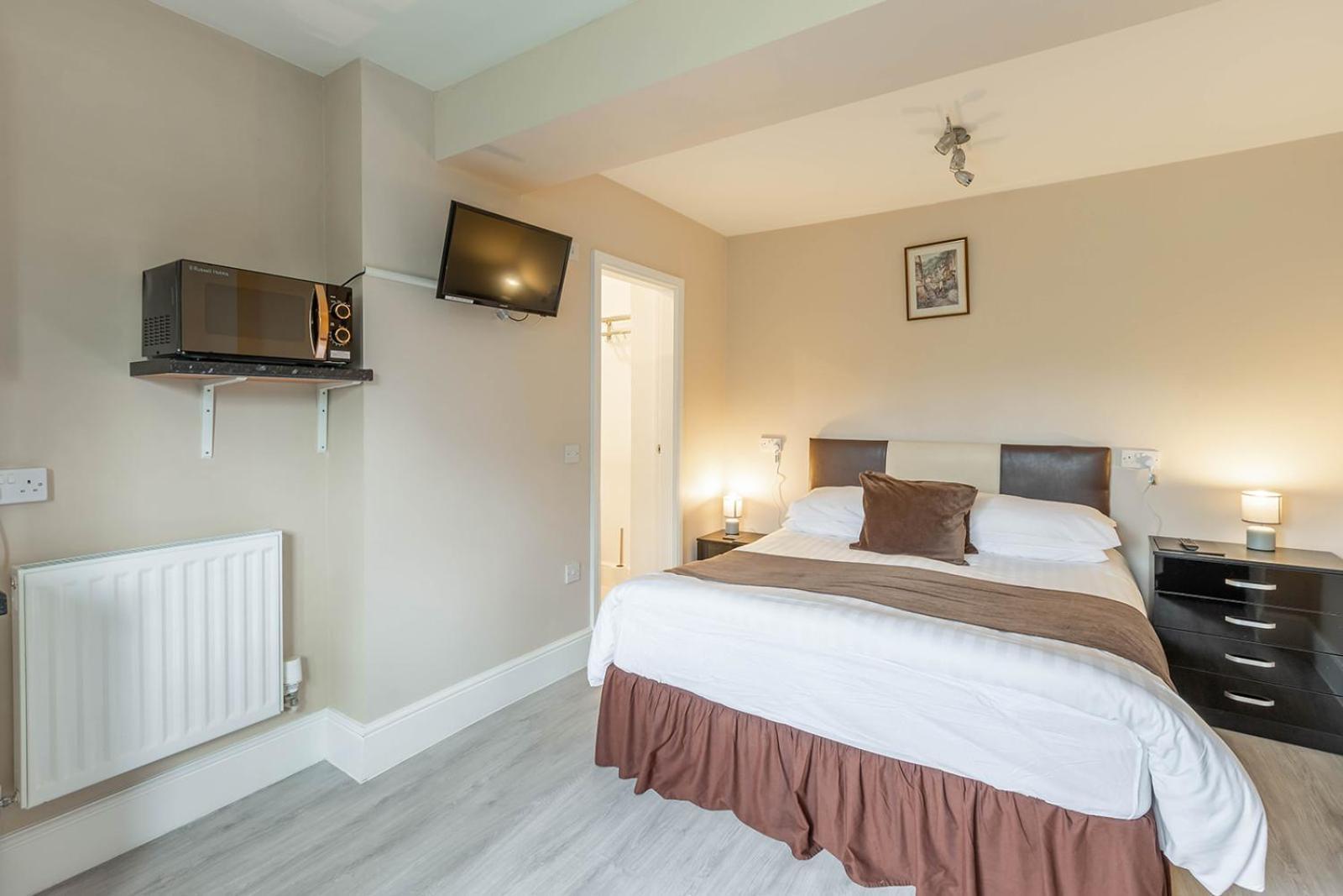 Windermere Studio Rooms - With Free Car Parking Onsite Exterior photo
