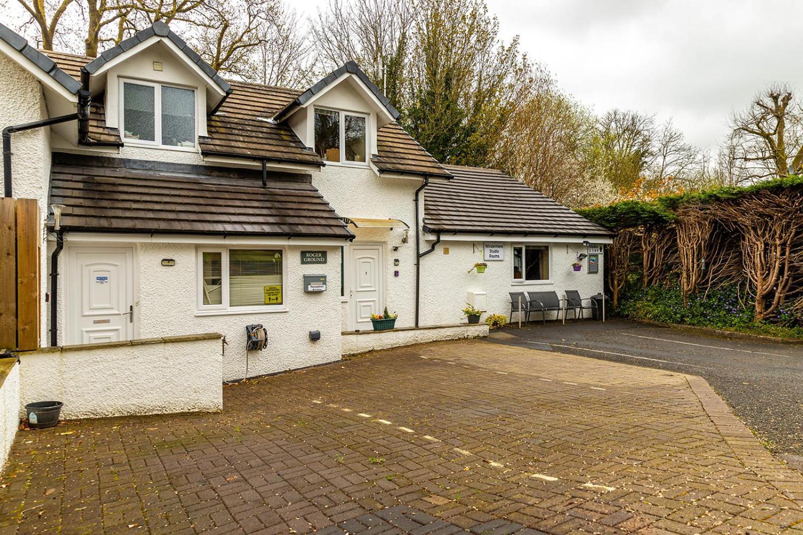 Windermere Studio Rooms - With Free Car Parking Onsite Exterior photo
